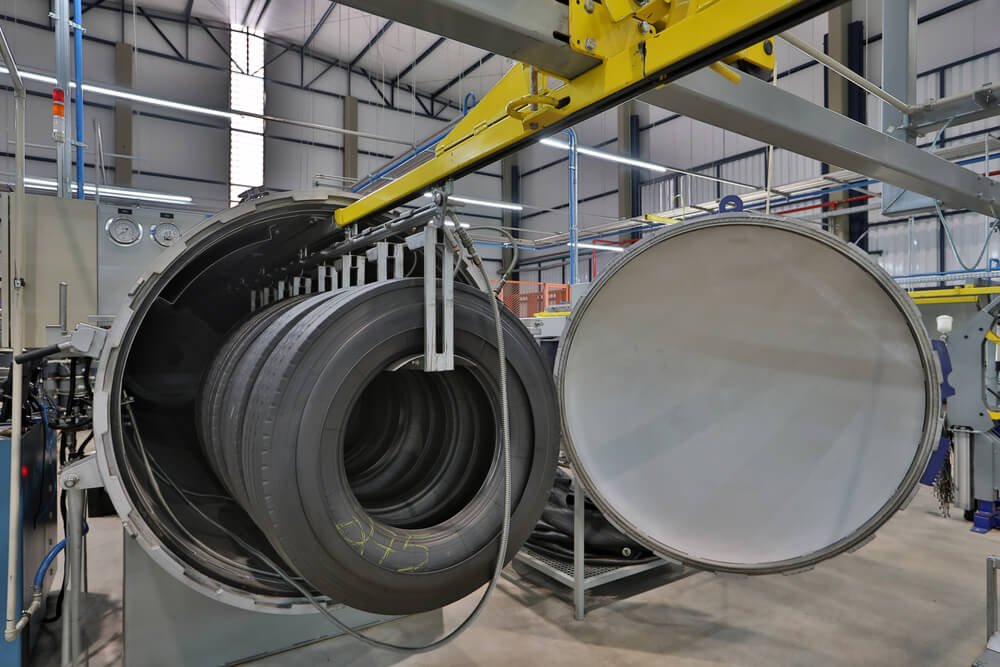 different-product-made-from-recycled-tyre